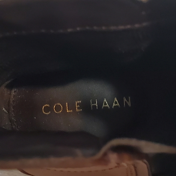 Chic Cole Haan  Leather Tan Ankle Boots with Buckle Detail. 8 1/2 B - Picture 12 of 12